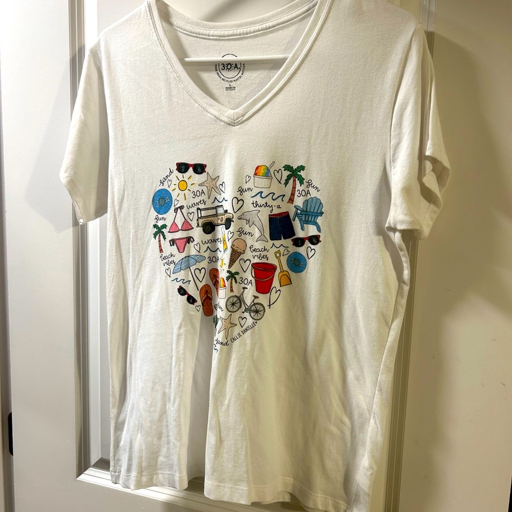 30a Gear ladies large v-neck tee featuring beach love print
